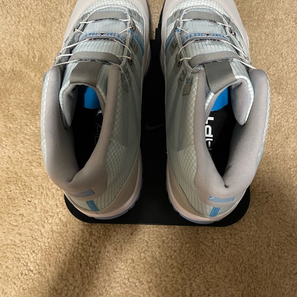 Jordan 11 Adapt - Picture 13 of 16